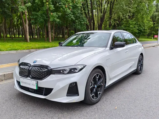 Фотография автомобиля — BMW i3