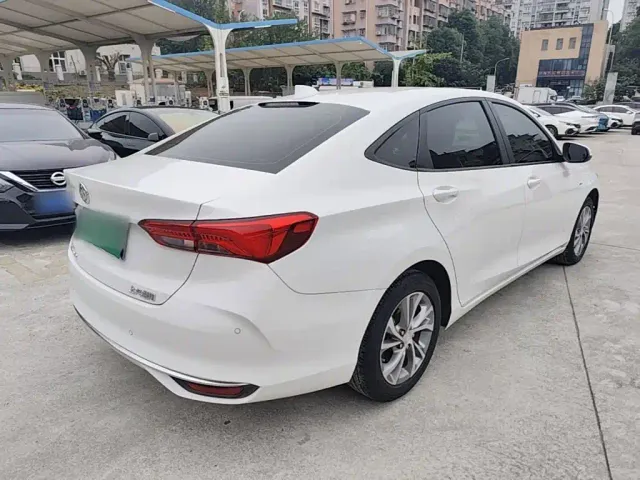 Buick Verano — Фото автомобиля 6