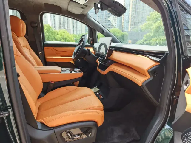 Geely Yizhen L380 — Фото автомобиля 7