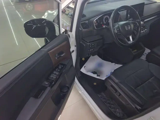 Honda Odyssey — Фото автомобиля 15