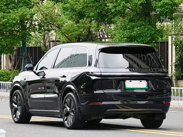 Li Auto L9 — Фото автомобиля 13