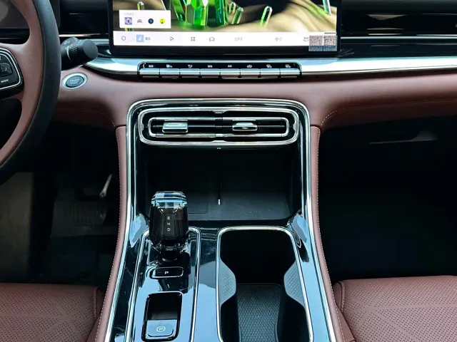 Geely Emgrand — Фото автомобиля 9