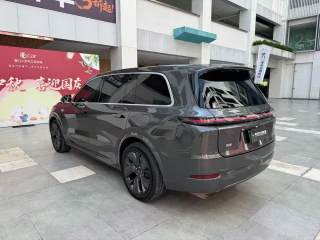 Li Auto L9 — Фото автомобиля 7