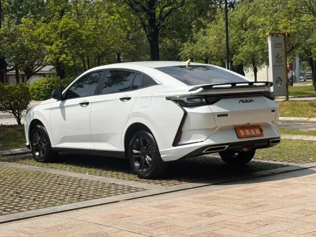 Dongfeng Yixuan — Фото автомобиля 7