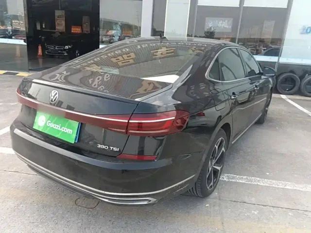 Volkswagen Passat — Фото автомобиля 6
