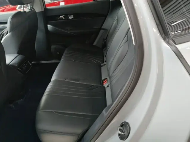 Geely Galaxy E5 — Фото автомобиля 16