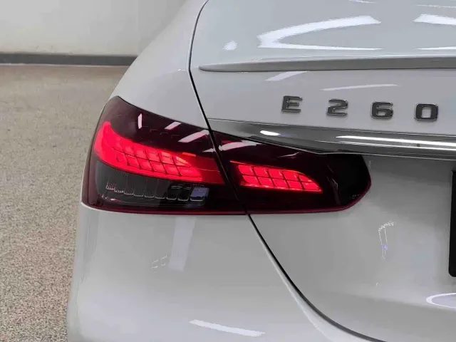 Mercedes-Benz E-Class — Фото автомобиля 6