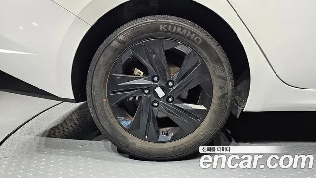 Hyundai Avante CN7 — Фото автомобиля 5