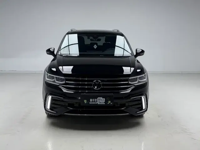 Volkswagen Tiguan L PHEV — Фото автомобиля 2