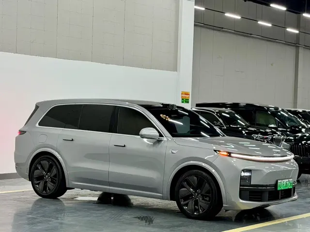Фотография автомобиля — Li Auto L9