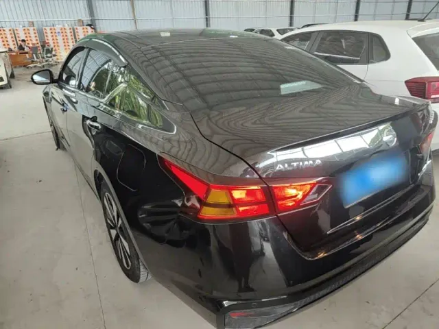 Nissan Teana — Фото автомобиля 4