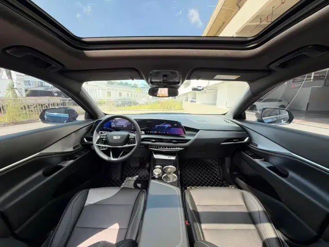 Cadillac GT4 — Фото автомобиля 6