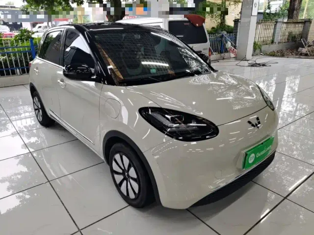 Wuling Bingo — Фото автомобиля 3