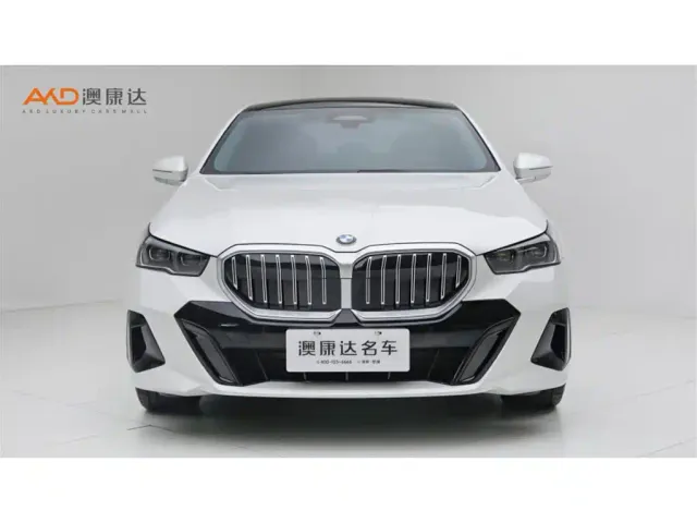 BMW 5 Series — Фото автомобиля 2