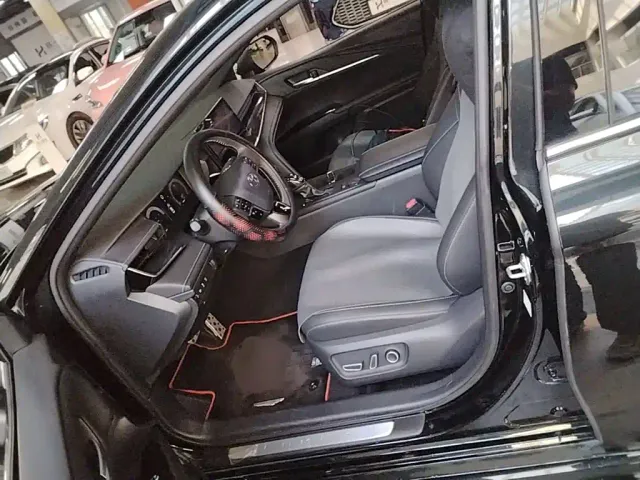 Toyota Camry — Фото автомобиля 14