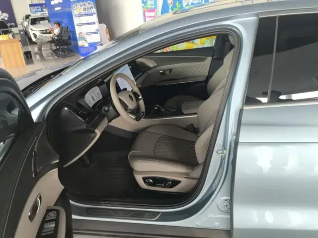 BYD Han — Фото автомобиля 9