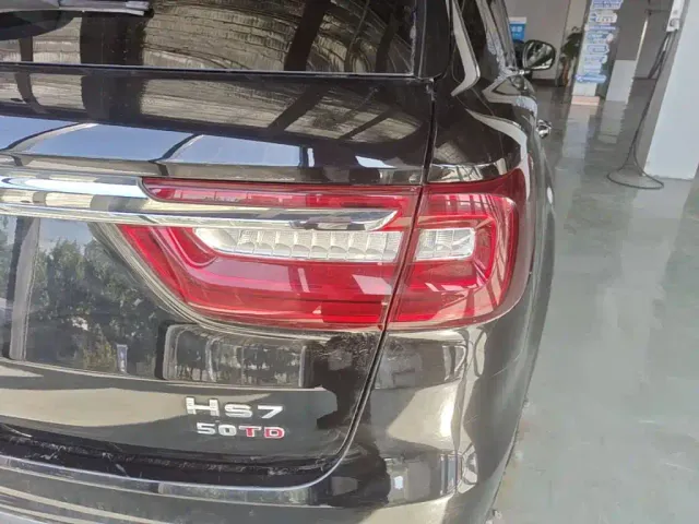 Hongqi HS7 — Фото автомобиля 23