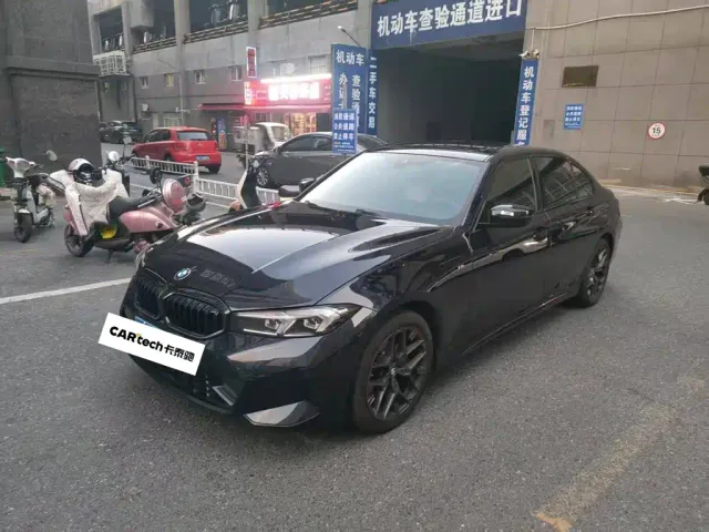 Фотография автомобиля — BMW 3 Series