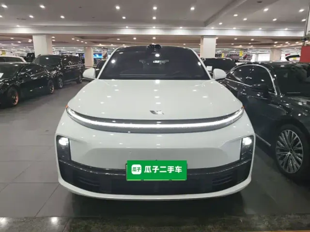 Li Auto L7 — Фото автомобиля 2