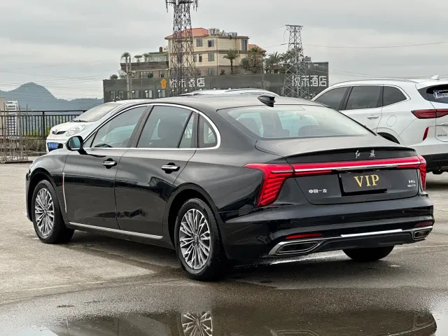 Hongqi H5 — Фото автомобиля 6