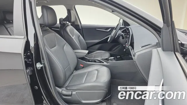 Kia Niro Niro (New) — Фото автомобиля 11