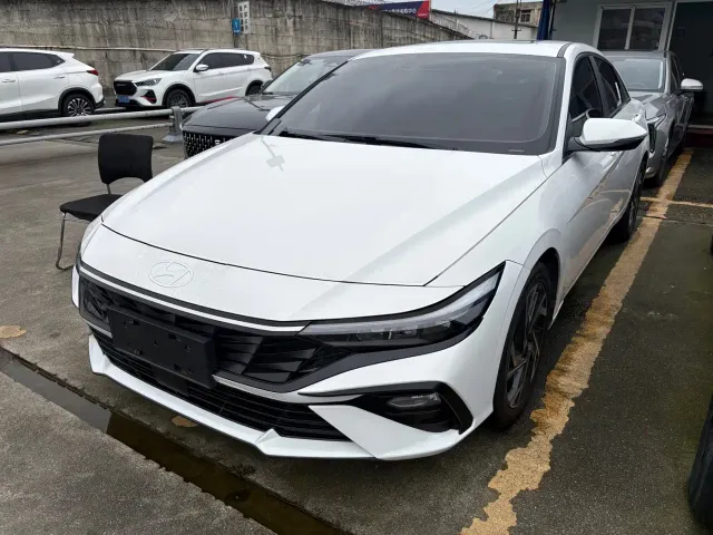 Фотография автомобиля — Hyundai Elantra