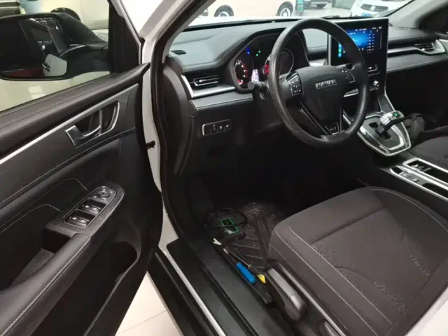 Haval M6 — Фото автомобиля 15