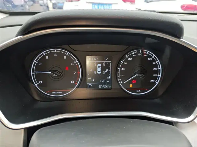 Geely Binyue — Фото автомобиля 7