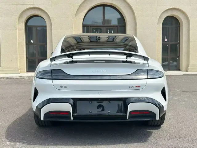 Xiaomi SU7 — Фото автомобиля 8