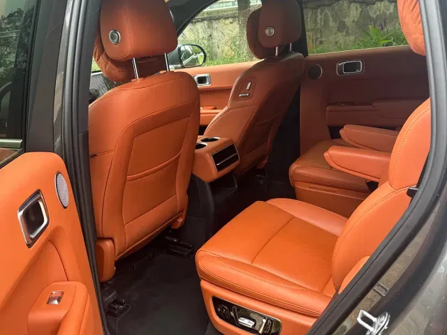 Li Auto L8 — Фото автомобиля 13