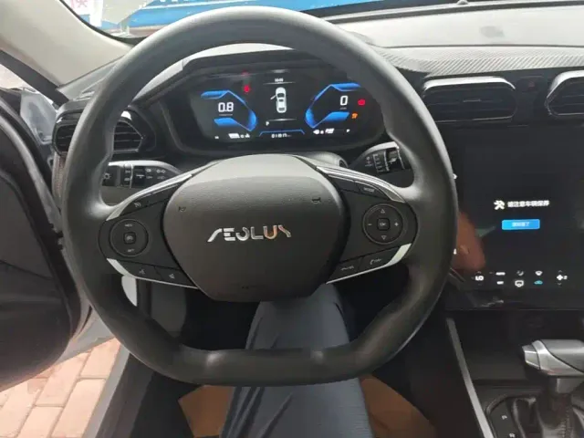 Dongfeng Yixuan — Фото автомобиля 10