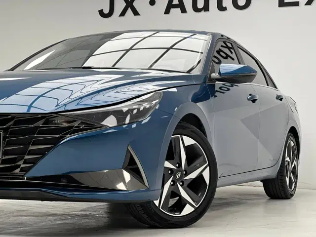 Hyundai Elantra — Фото автомобиля 6