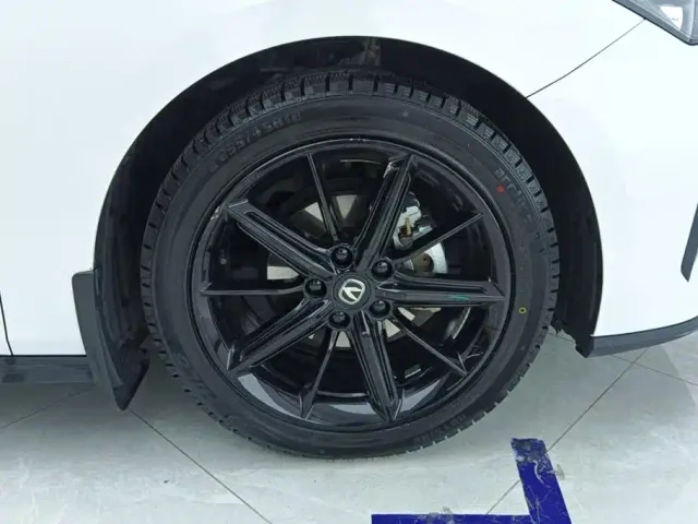 Changan Changan UNI-V 2023 1.5T Premium Edition — Фото автомобиля 6