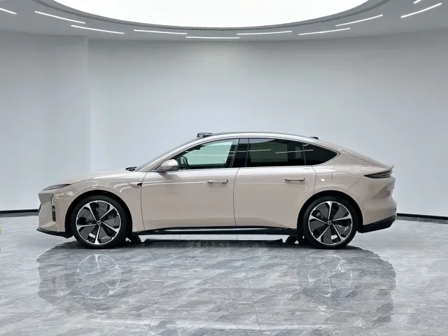 Nio ET5 — Фото автомобиля 19