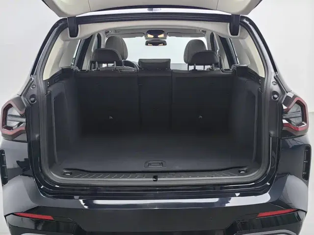 BMW iX3 — Фото автомобиля 16