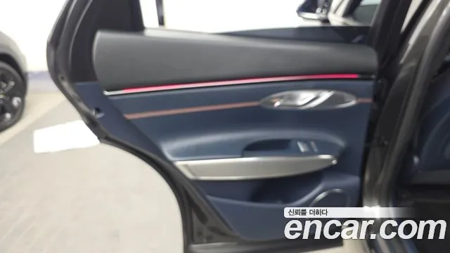 Genesis GV70 — Фото автомобиля 14