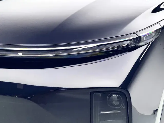 Li Auto L8 — Фото автомобиля 8