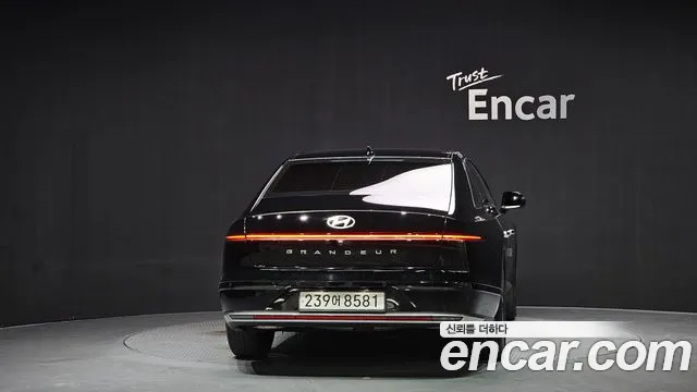 Hyundai Grandeur Grandeur (GN7) 2.5 Бензин 2WD — Фото автомобиля 3