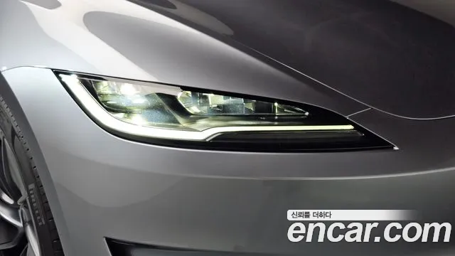 Tesla Model 3 — Фото автомобиля 7