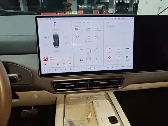 Li Auto MEGA — Фото автомобиля 12