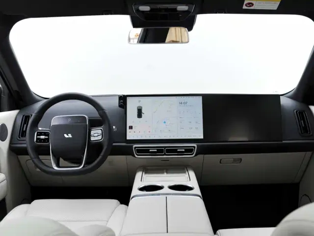 Li Auto L8 — Фото автомобиля 8