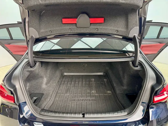 BMW 5 Series — Фото автомобиля 24