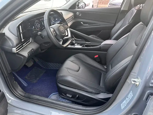 Hyundai Elantra — Фото автомобиля 10