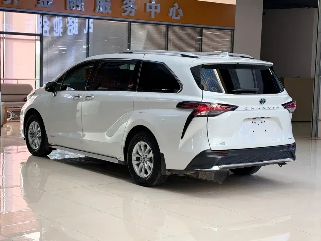 Toyota Granvia — Фото автомобиля 14