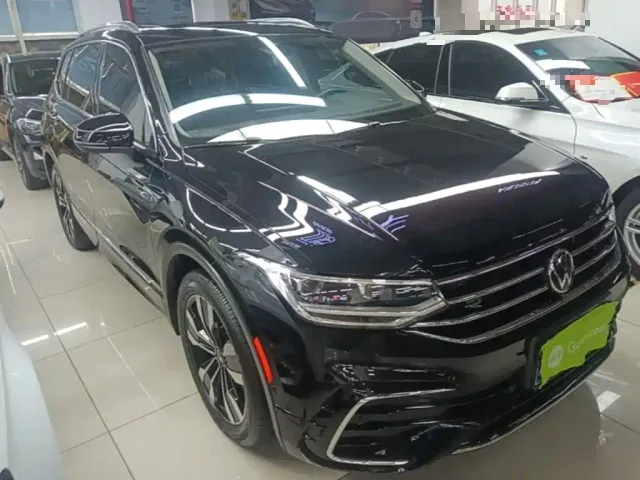 Volkswagen Tiguan L — Фото автомобиля 3