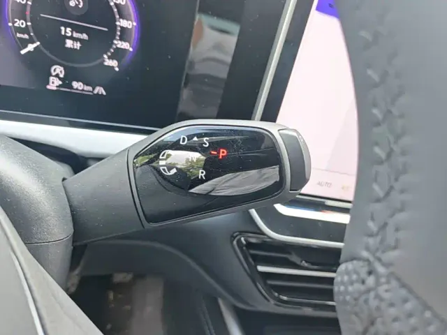 Volkswagen Passat — Фото автомобиля 18