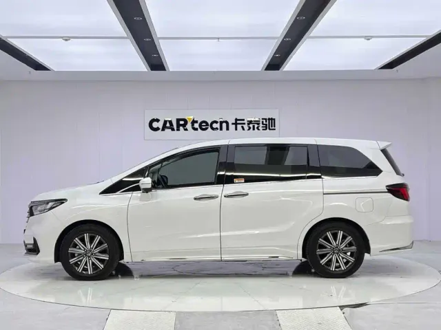 Honda Odyssey — Фото автомобиля 2