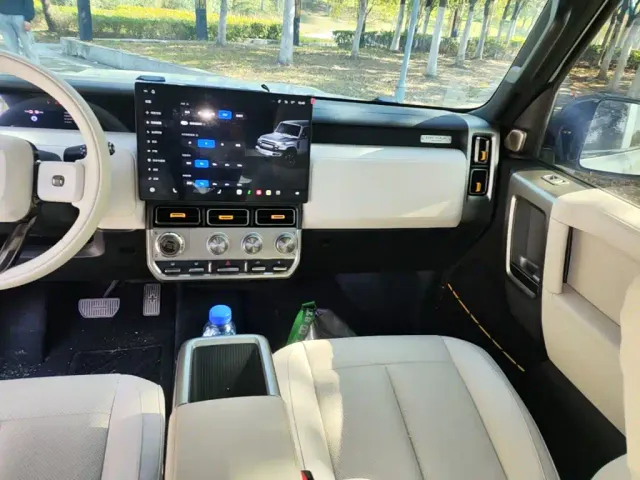 iCAR V23 — Фото автомобиля 12