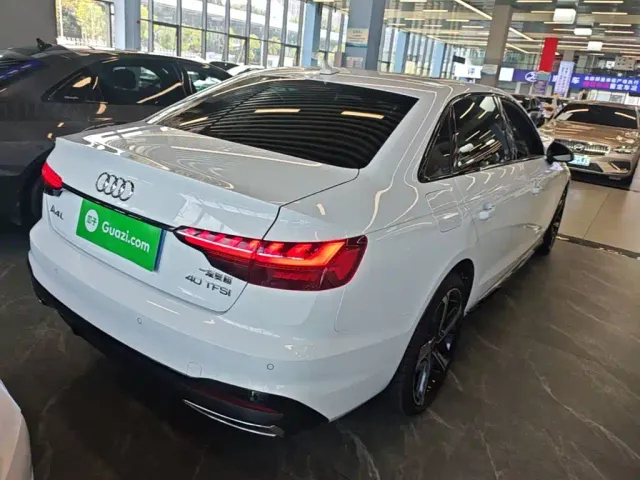 Audi A4L — Фото автомобиля 6