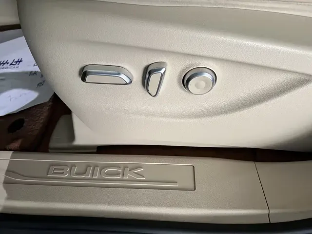 Buick GL8 — Фото автомобиля 22
